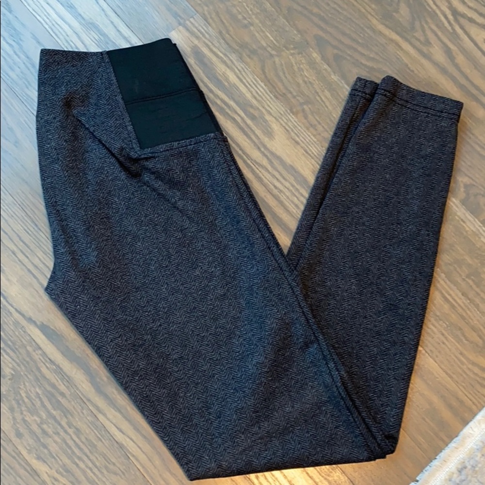 Super Cute Gray Patterned Leggings
